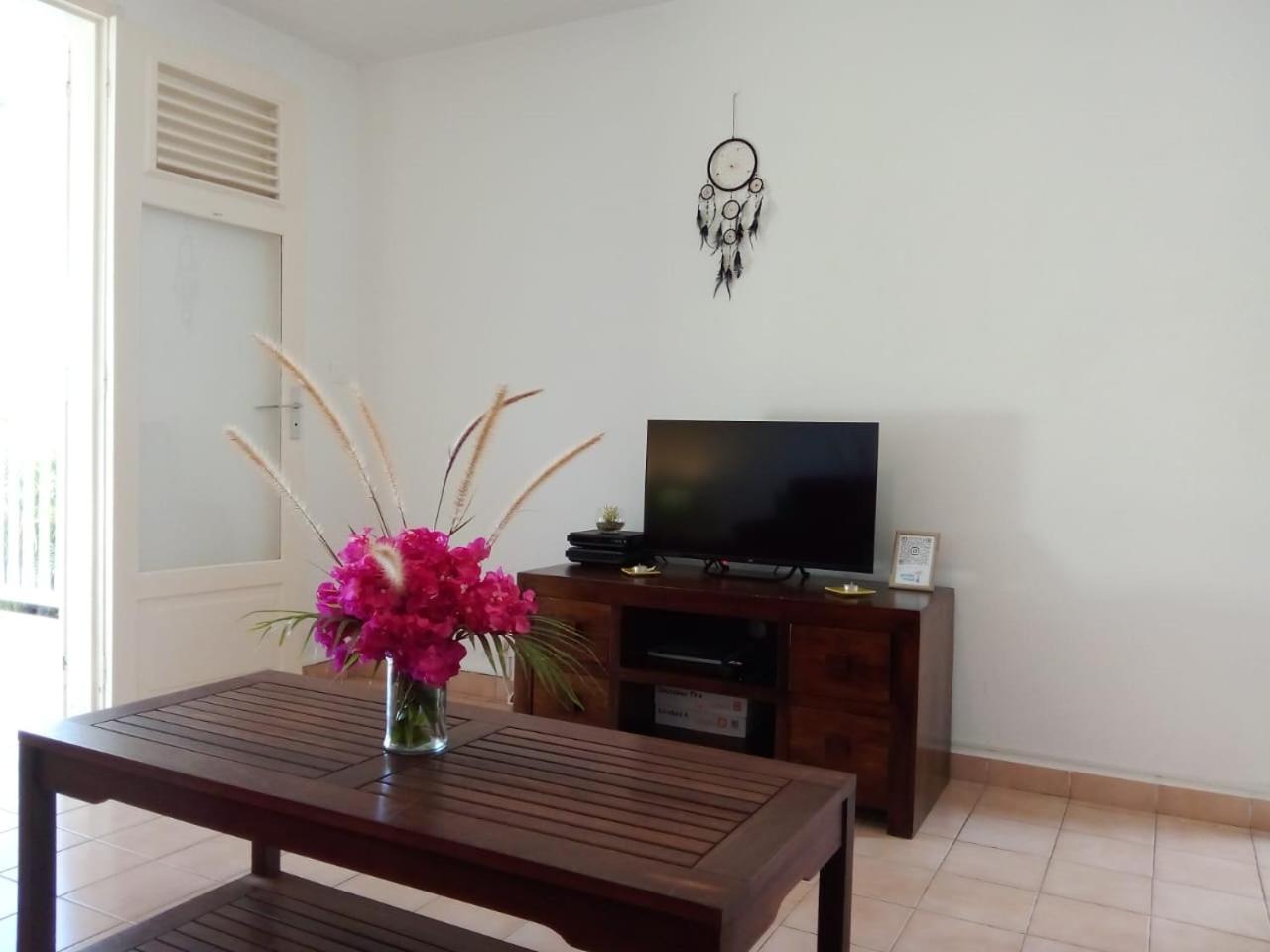 Ravinala Apartment Сен Франсоа Екстериор снимка